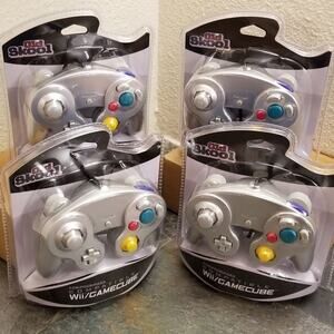 4 Gamecube Controllers - Silver / Platinum (NEW) - Nintendo - Old Skool